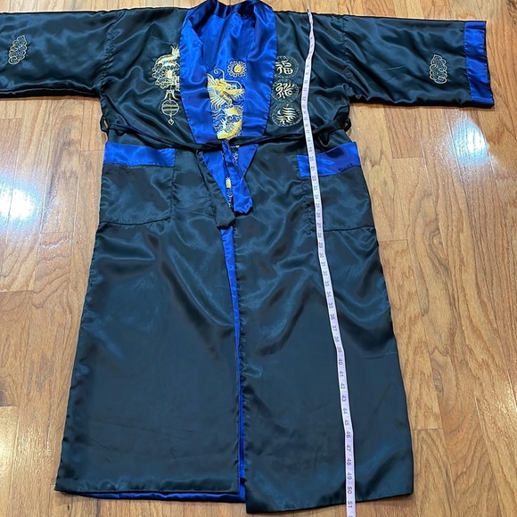 Kimono Black Blue Robe Reversible Pockets One Size Satin Embroidered Tie Wrap - Picture 6 of 10